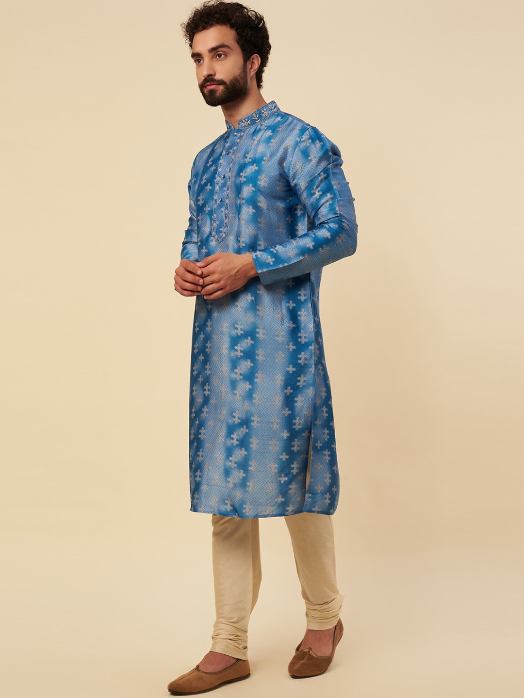

Krishna Mehta Geometric Printed Mandarin Collar Kurta, Blue