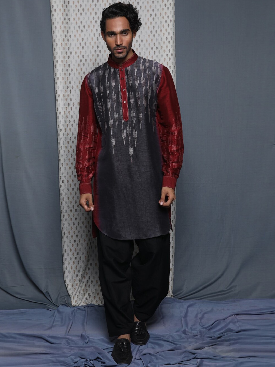 

Krishna Mehta Geometric Printed Mandarin Collar Silk Kurta, Maroon