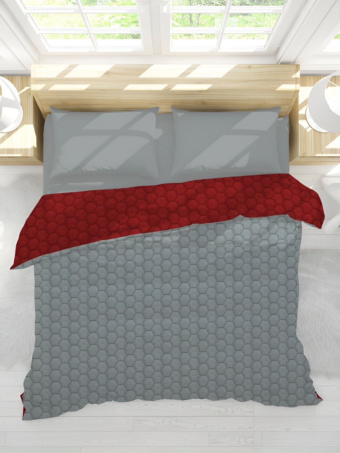 

Sassoon Grey & Red Geometric Mild Winter 150 GSM Double Bed Reversible Quilt