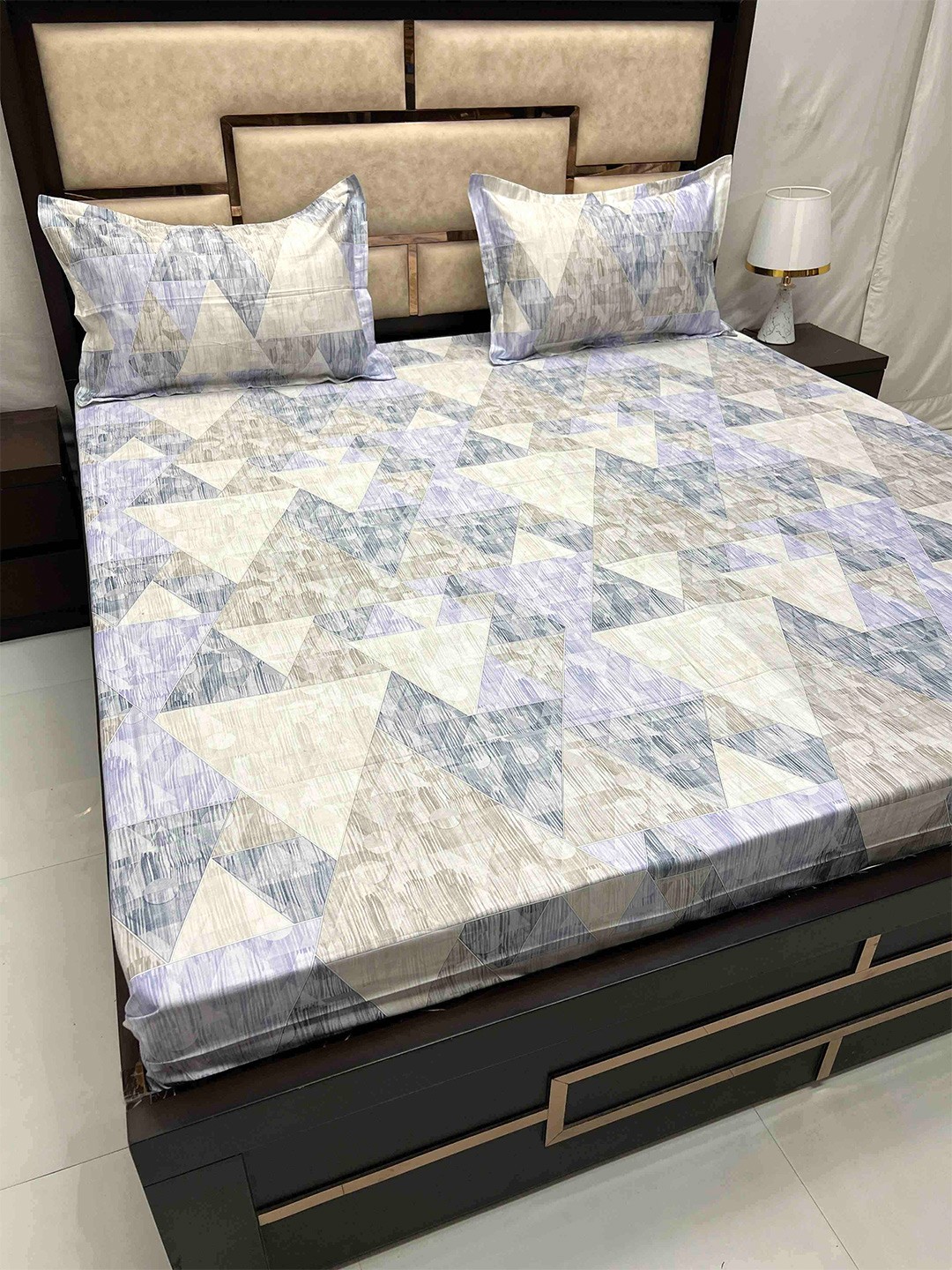 

Pure Decor Blue & Grey Geometric Pure Cotton 350 TC King Bedsheet with 2 Pillow Covers