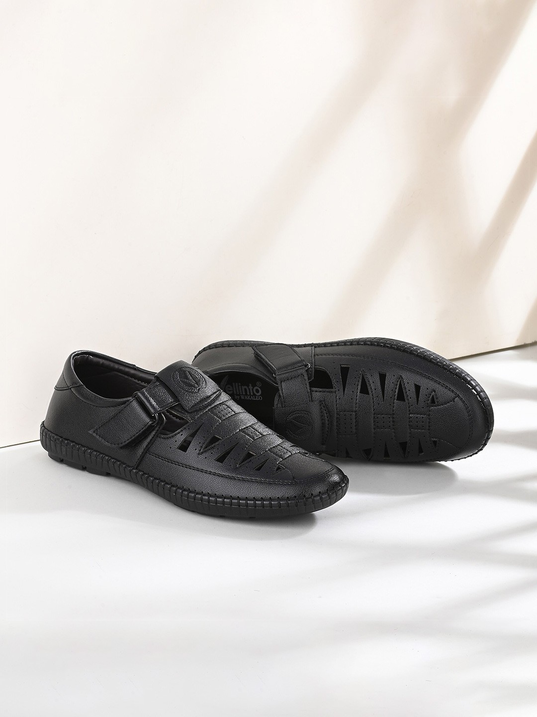 

Vellinto Men Ethnic Shoe-Style Sandals, Black