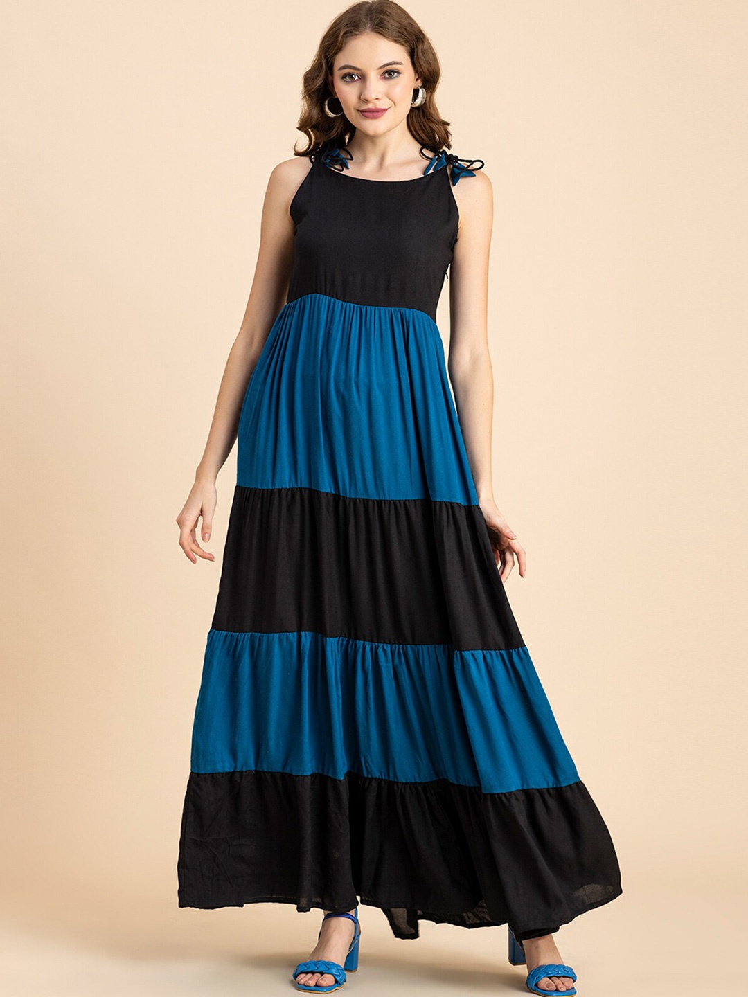 

PURSHOTTAM WALA Colourblocked Tiered Fit & Flare Dress, Blue