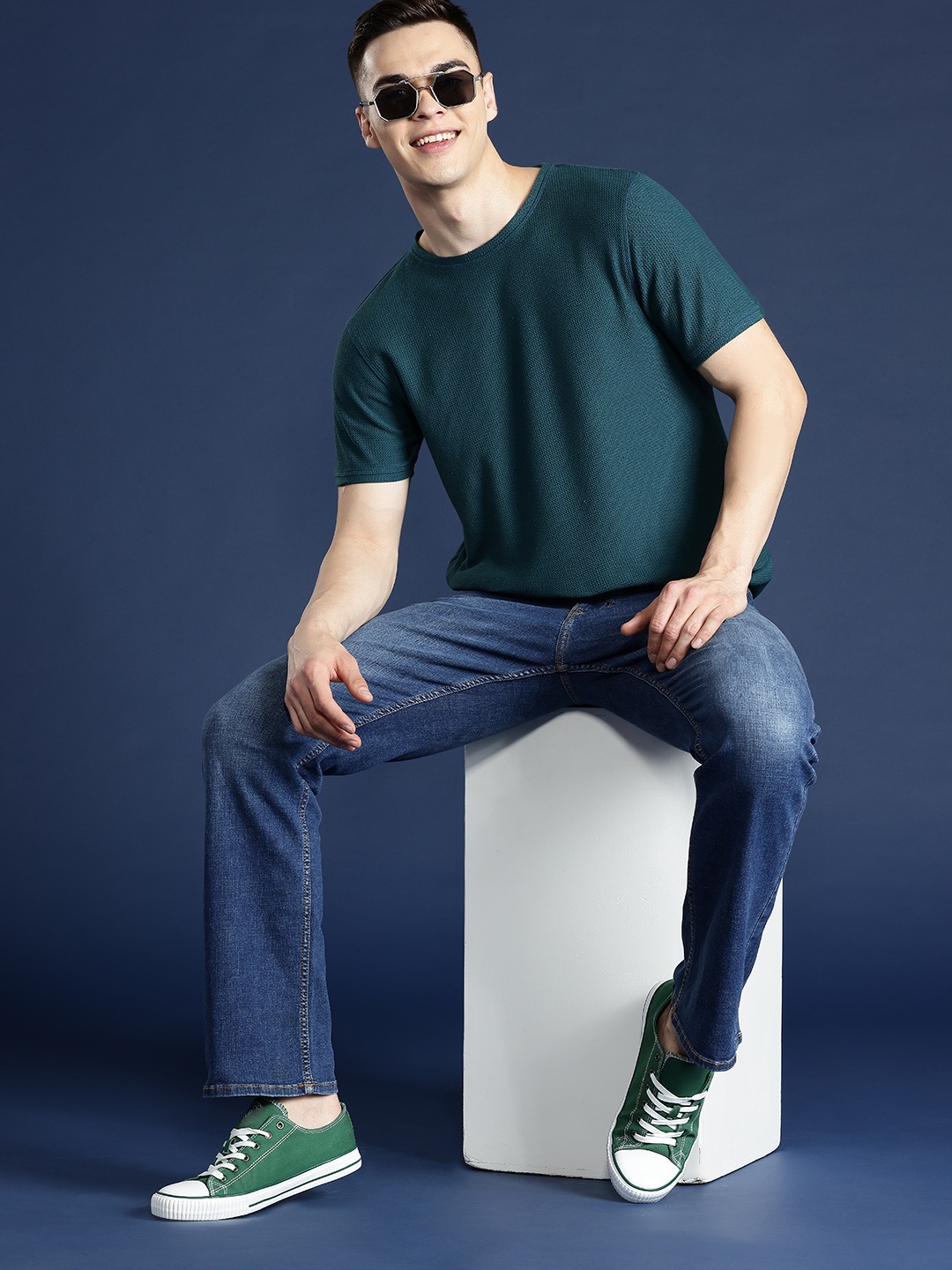 

Mast & Harbour Men Solid T-shirt, Teal
