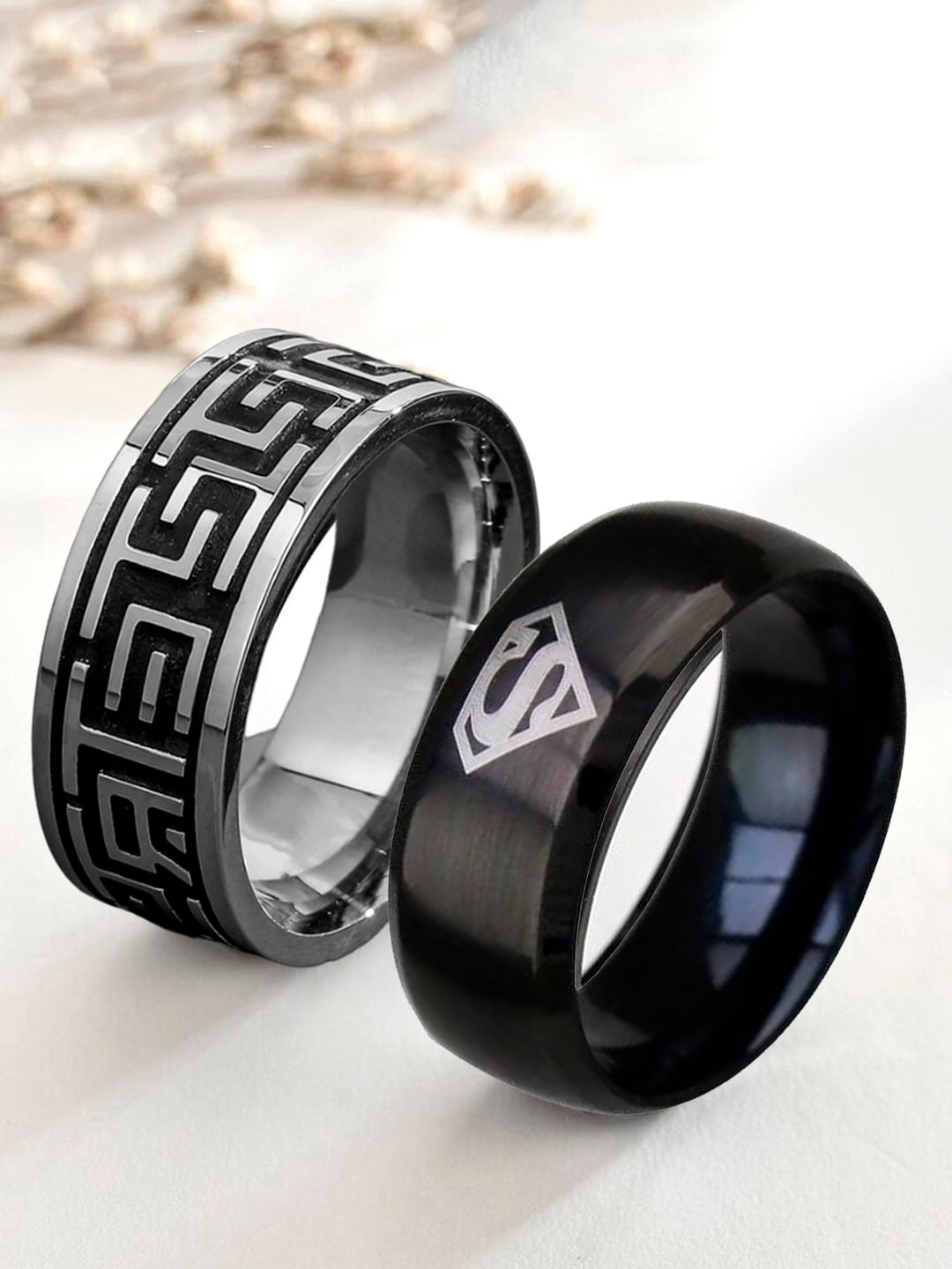 

OOMPH Men Set Of 2 Stainless Steel Band Finger Rings, Silver