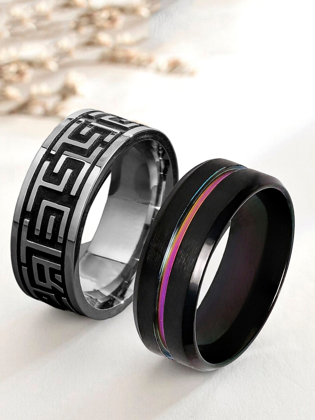 

OOMPH Men Set Of 2 Stainless Steel Band Finger Rings, Silver