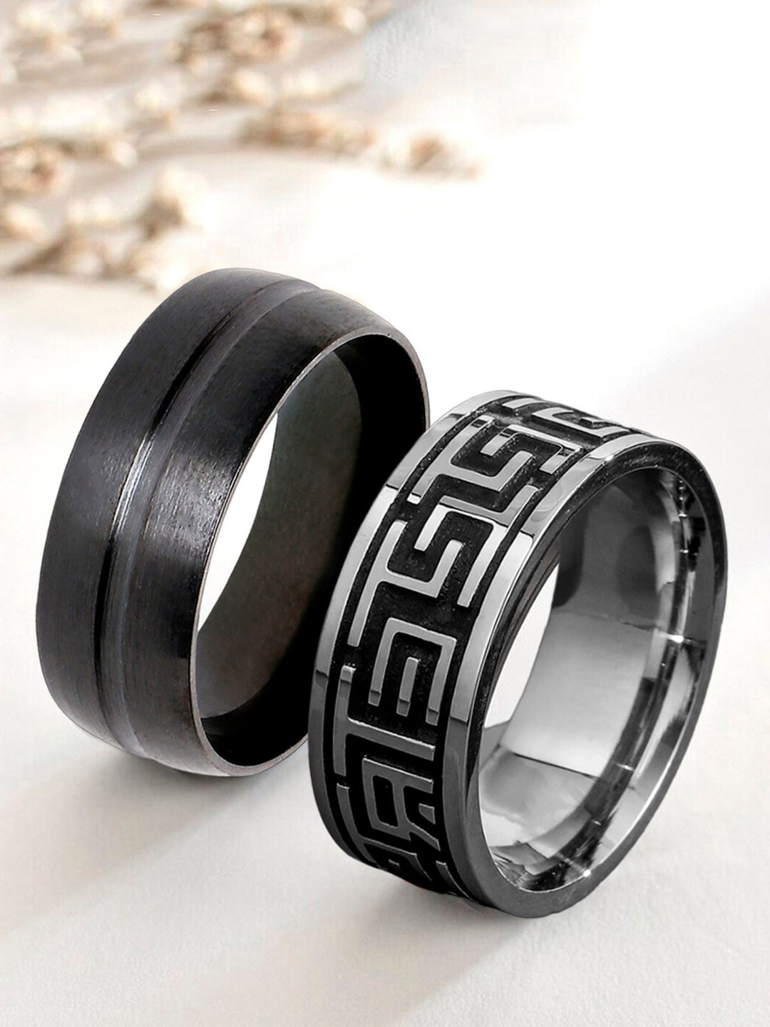 

OOMPH Men Set Of 2 Stainless Steel Band Finger Rings, Silver