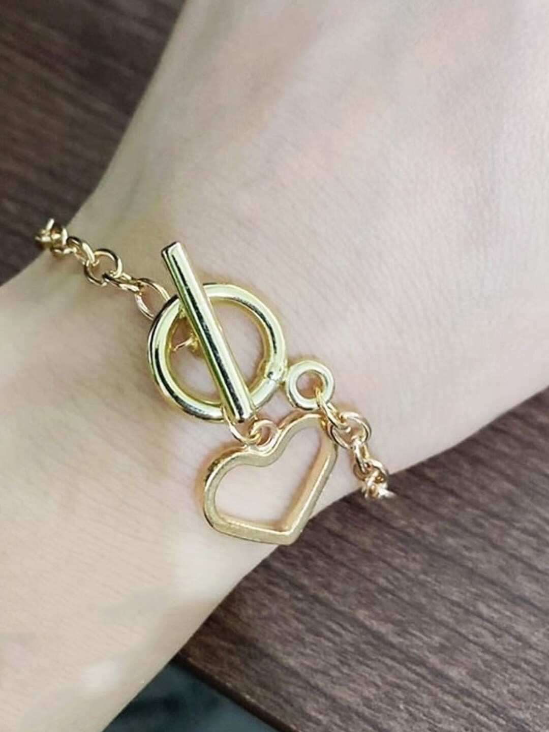 

OOMPH Heart Charm Link Bracelet, Gold