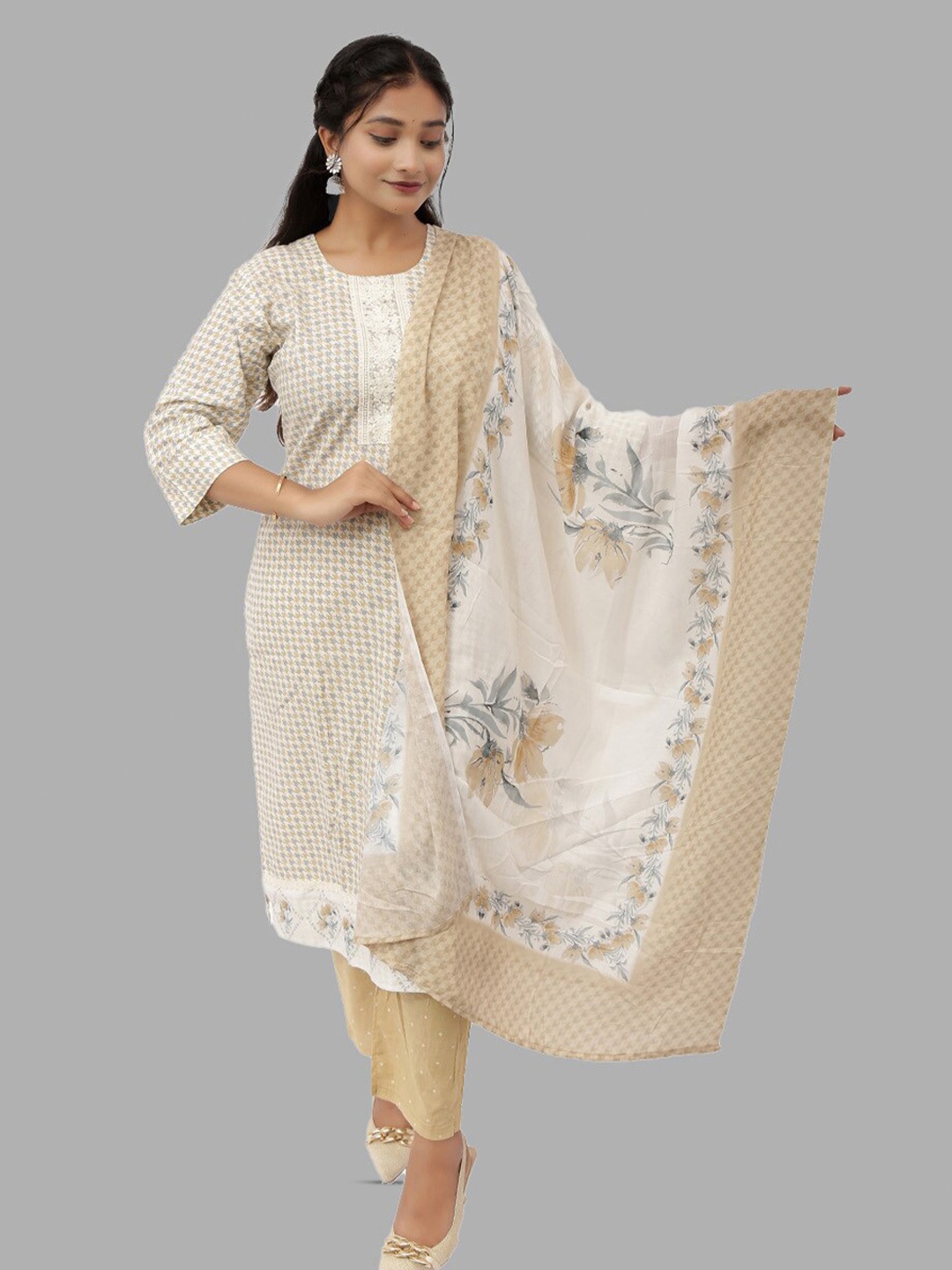 

PUSHKARA Floral Printed Regular Pure Cotton Kurta, Beige