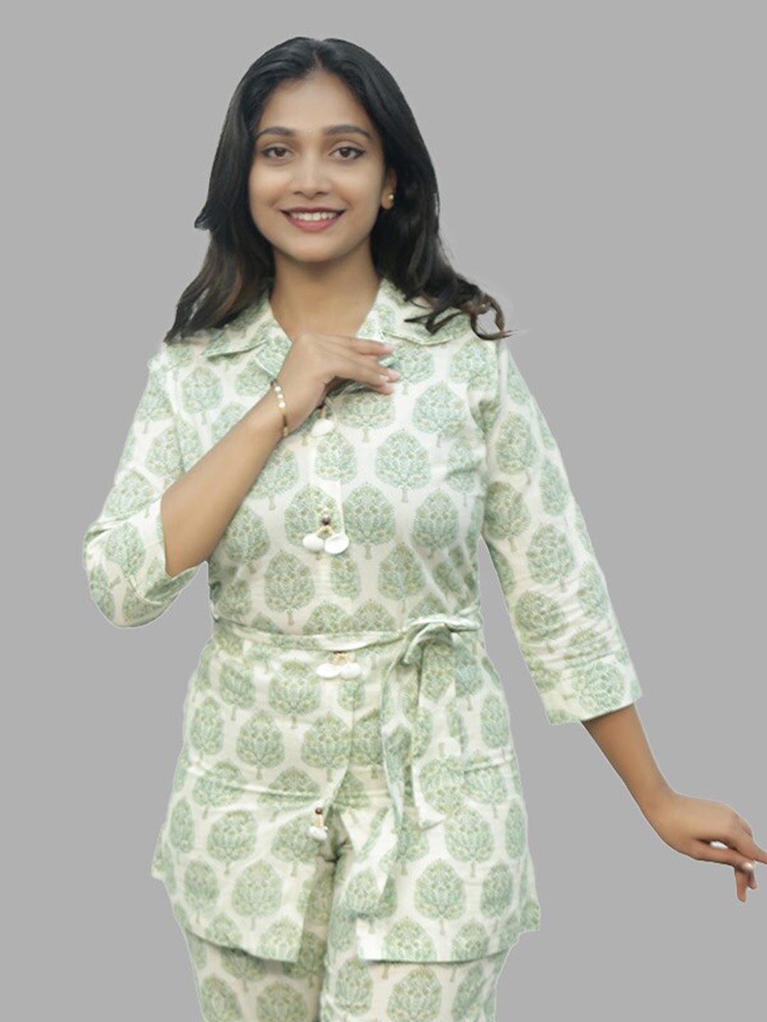 

PUSHKARA Ethnic Motifs Printed Pure Cotton Tunic, Green