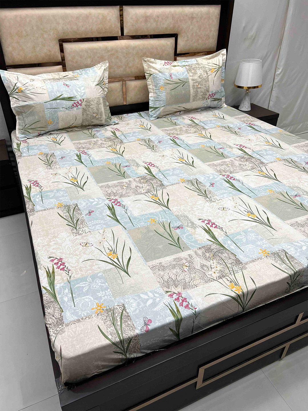 

Pure Decor Villa Beige Green Floral 330 TC Cotton King Bedsheet with 2 Pillow Covers