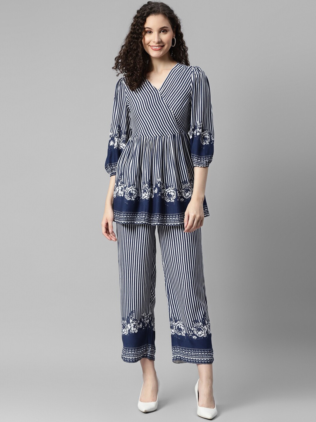

DEEBACO Striped V Neck Top With Trousers, Navy blue