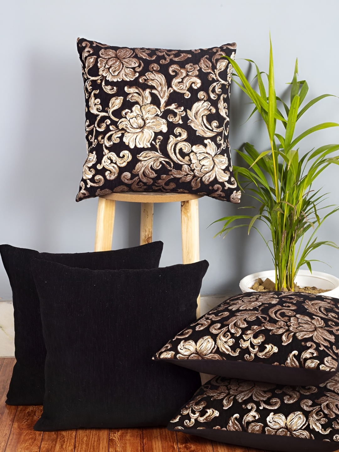 

CAZIMO Black & Gold-Toned 5 Pieces Floral Textured Jacquard Square Cushion Covers