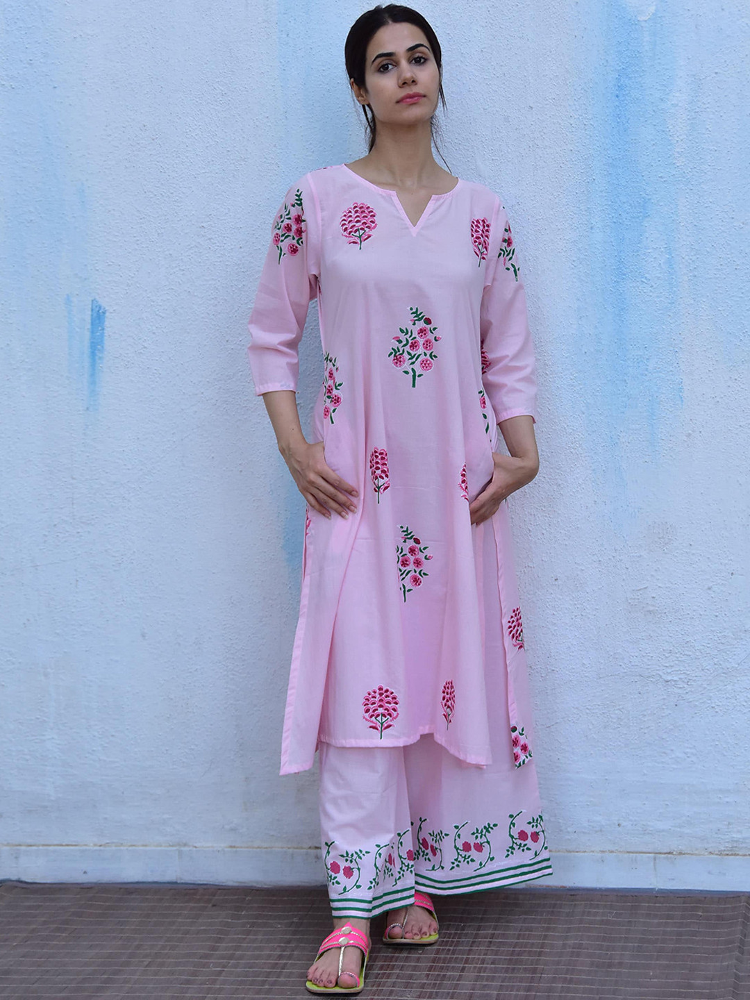 

Chidiyaa Floral Printed Pure Cotton Kurta With Palazzos, Pink