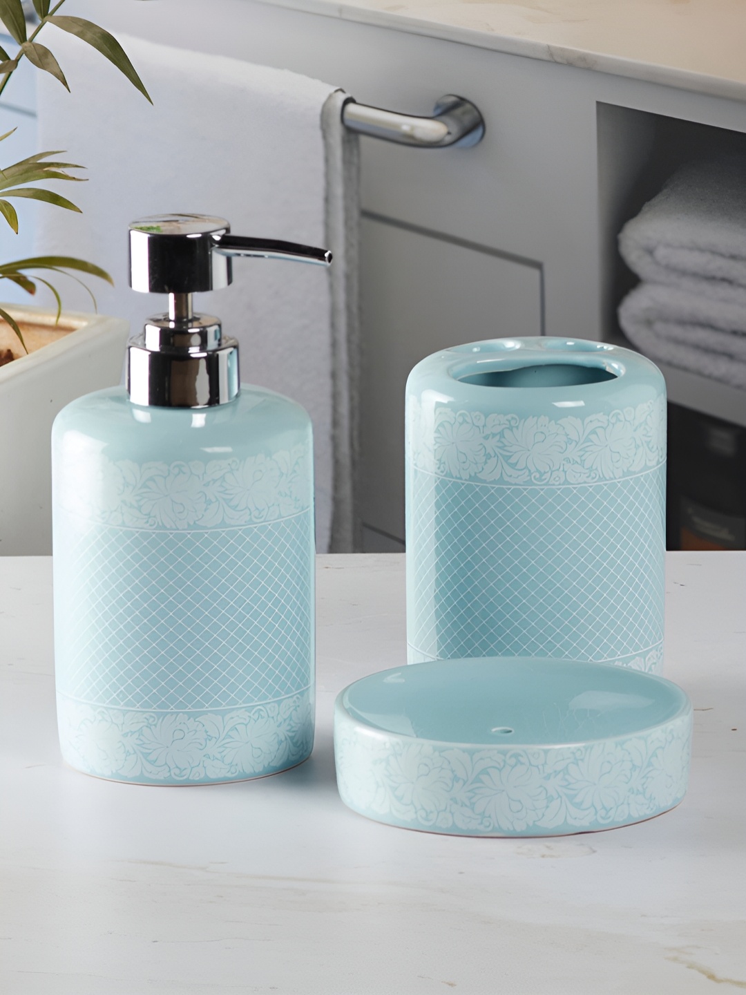 

Kookee Blue 3 pieces Abstract Ceramic Bath Accessories Set