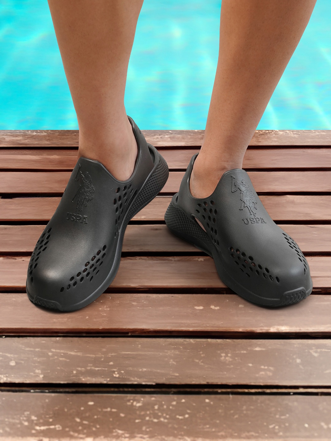 

U.S. Polo Assn. Men Noan Foam Walk Clogs, Black
