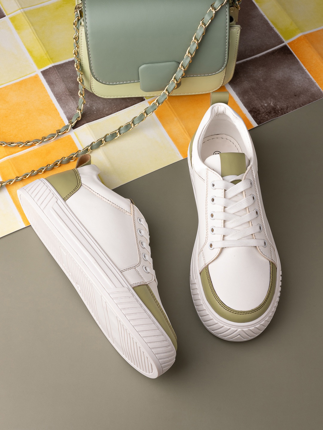 

DressBerry Women White & Green Lightweight Comfort Insole Lace-Up Sneakers