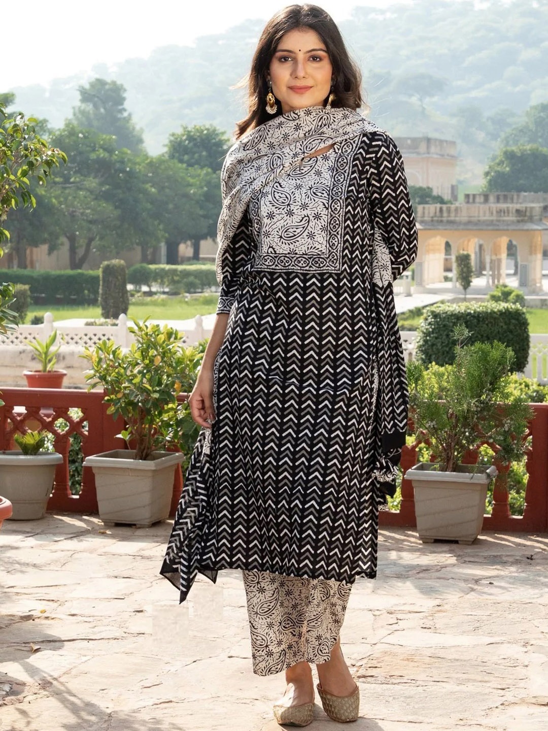 

Royal Export Ethnic Motifs Printed Straight Kurta With Trouser & Dupatta, Black