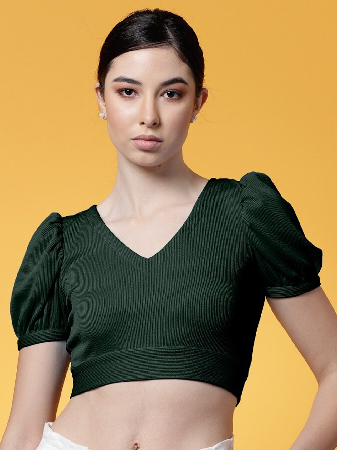 

Oomph! Green V-Neck Fitted Crop Top