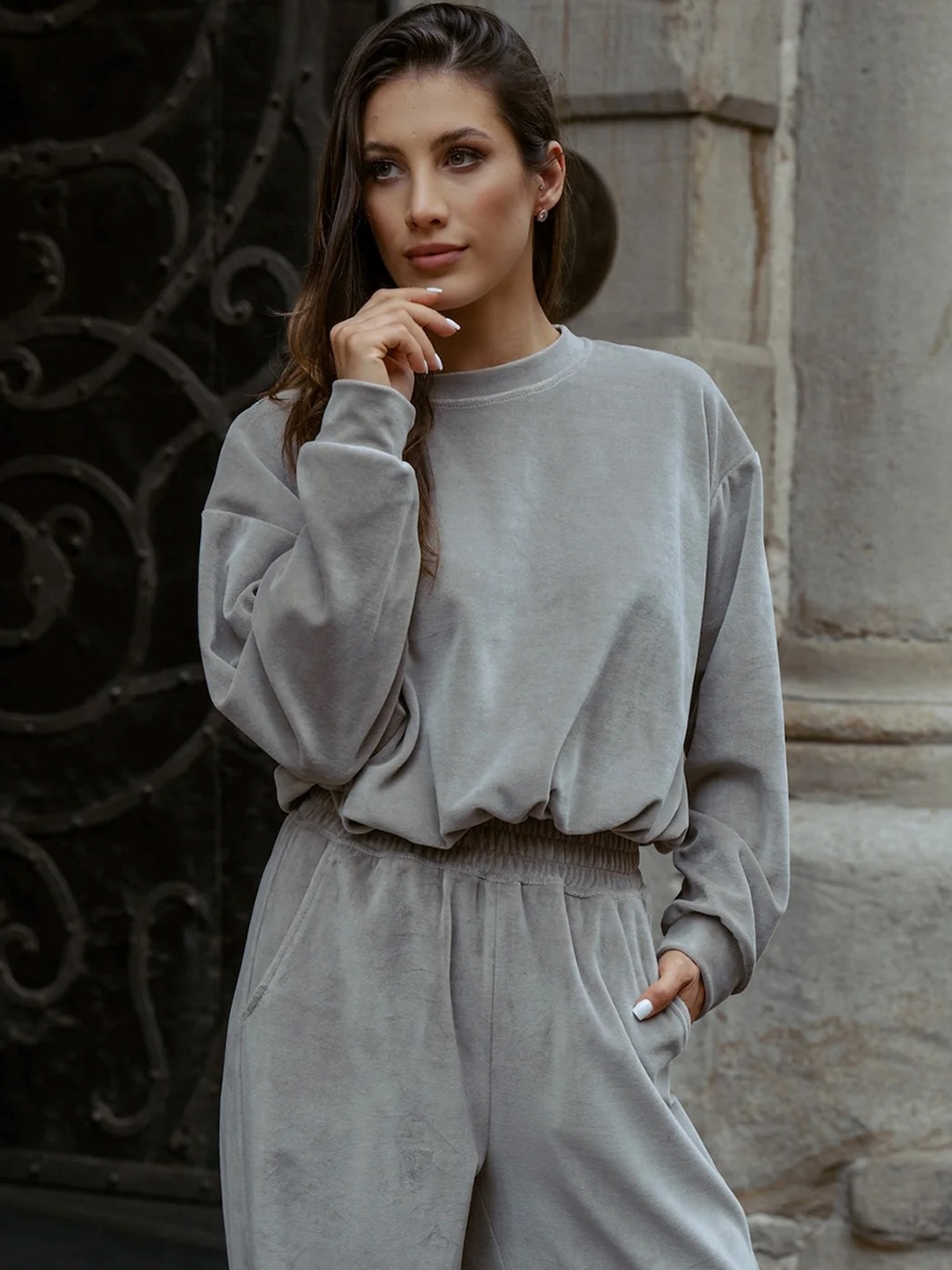 

StyleAsh Round Neck Sweatshirt With Trousers, Grey