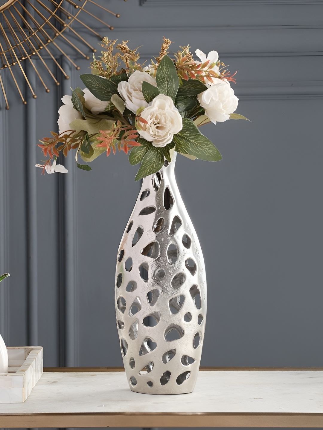 

Decor de Maison Sophia Silver-Toned Metal Floral Vases