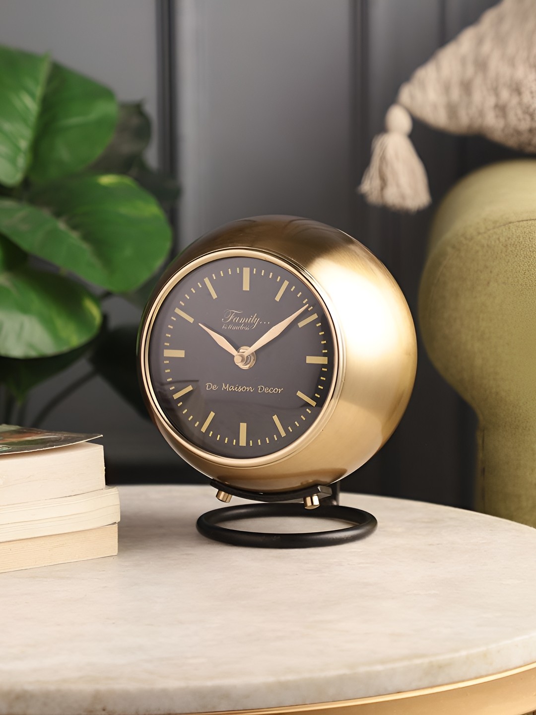 

Decor de Maison Gold-Toned Black Table Clock