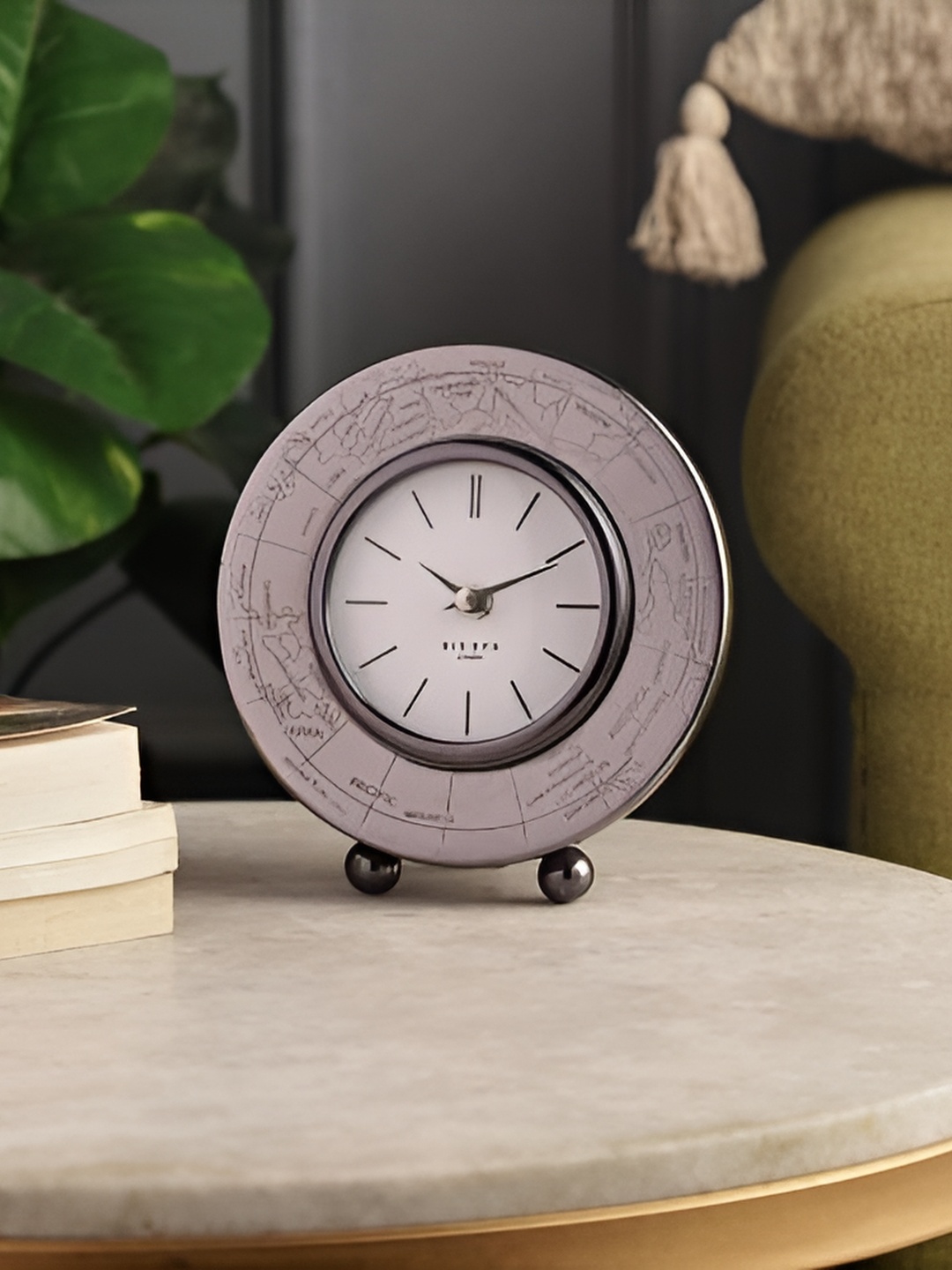 

Decor de Maison Black Table Clock