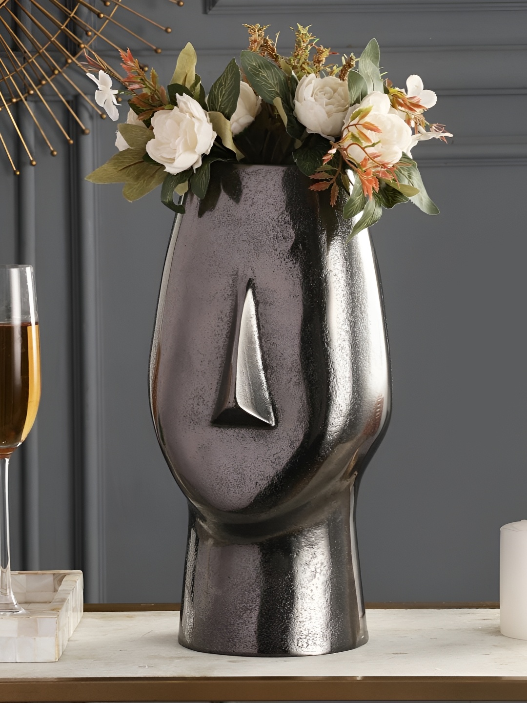 

Decor de Maison Black Flat Face Metal Vase