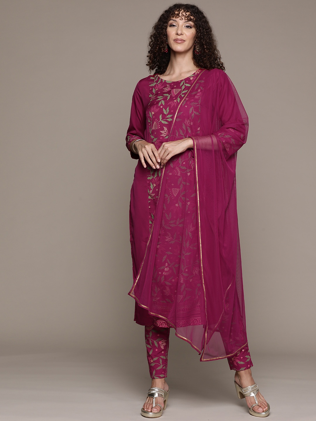 

ZIYAA Women Floral Printed Regular Kurta with Trousers & With Dupatta, Maroon