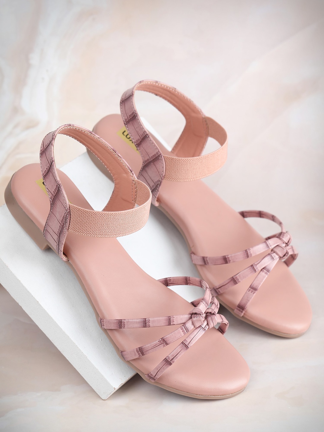 

Luxyfeel Open Toe Flats With Backstrap, Peach