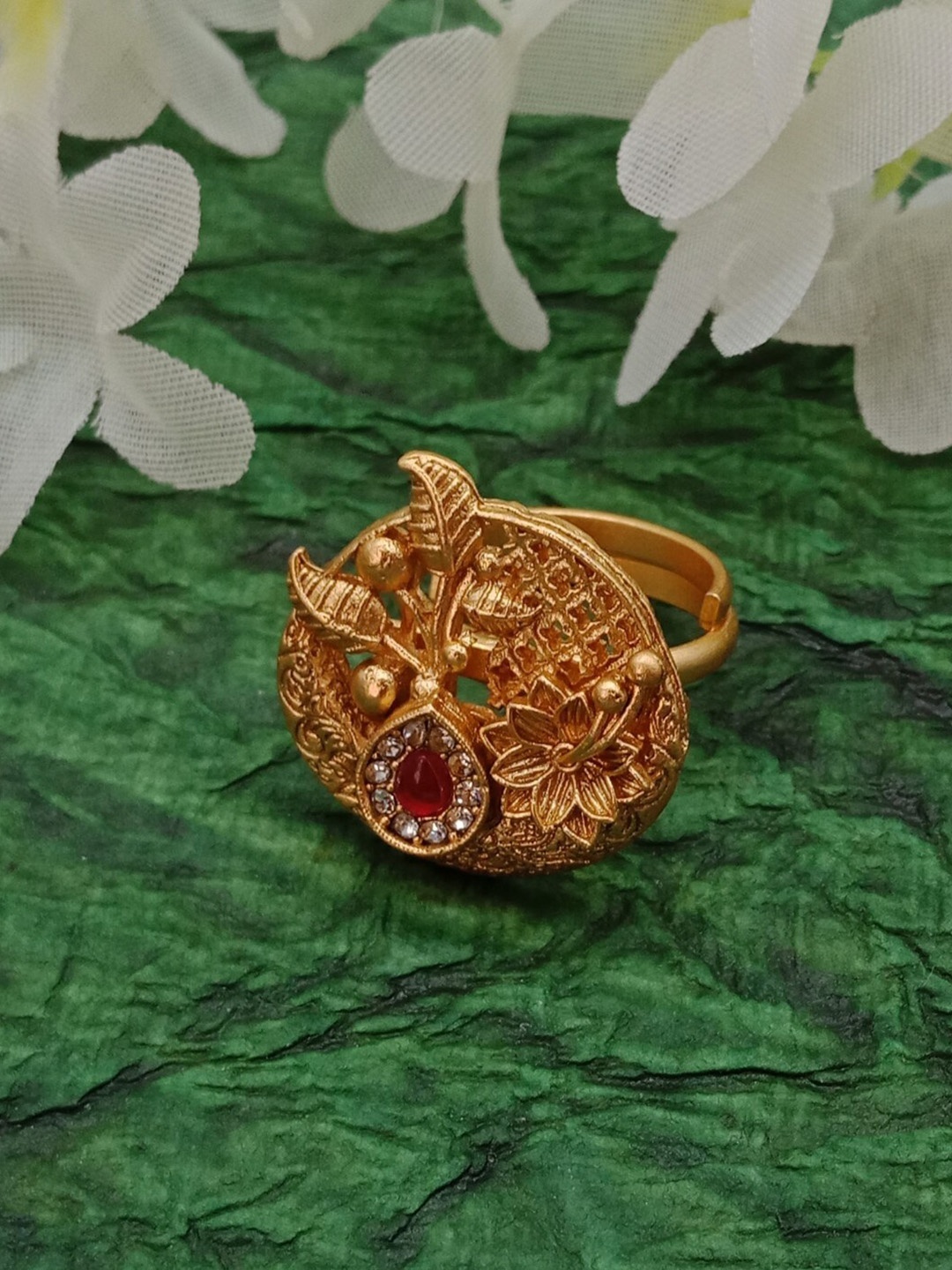 

AASHISH IMITATION Copper-Plated Kundan-Studded Adjustable Finger Ring