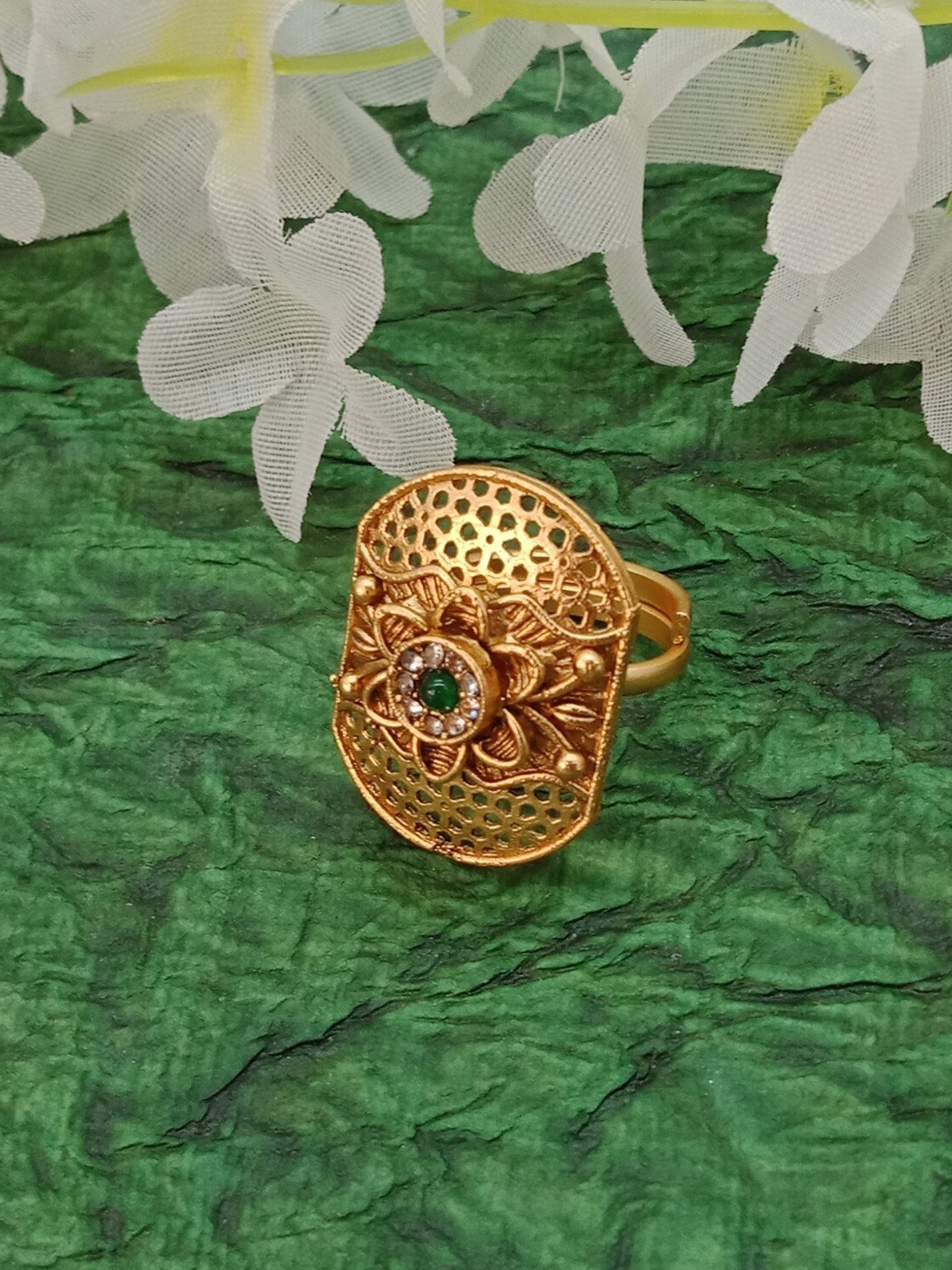 

AASHISH IMITATION Copper-Plated Kundan-Studded Adjustable Finger Ring