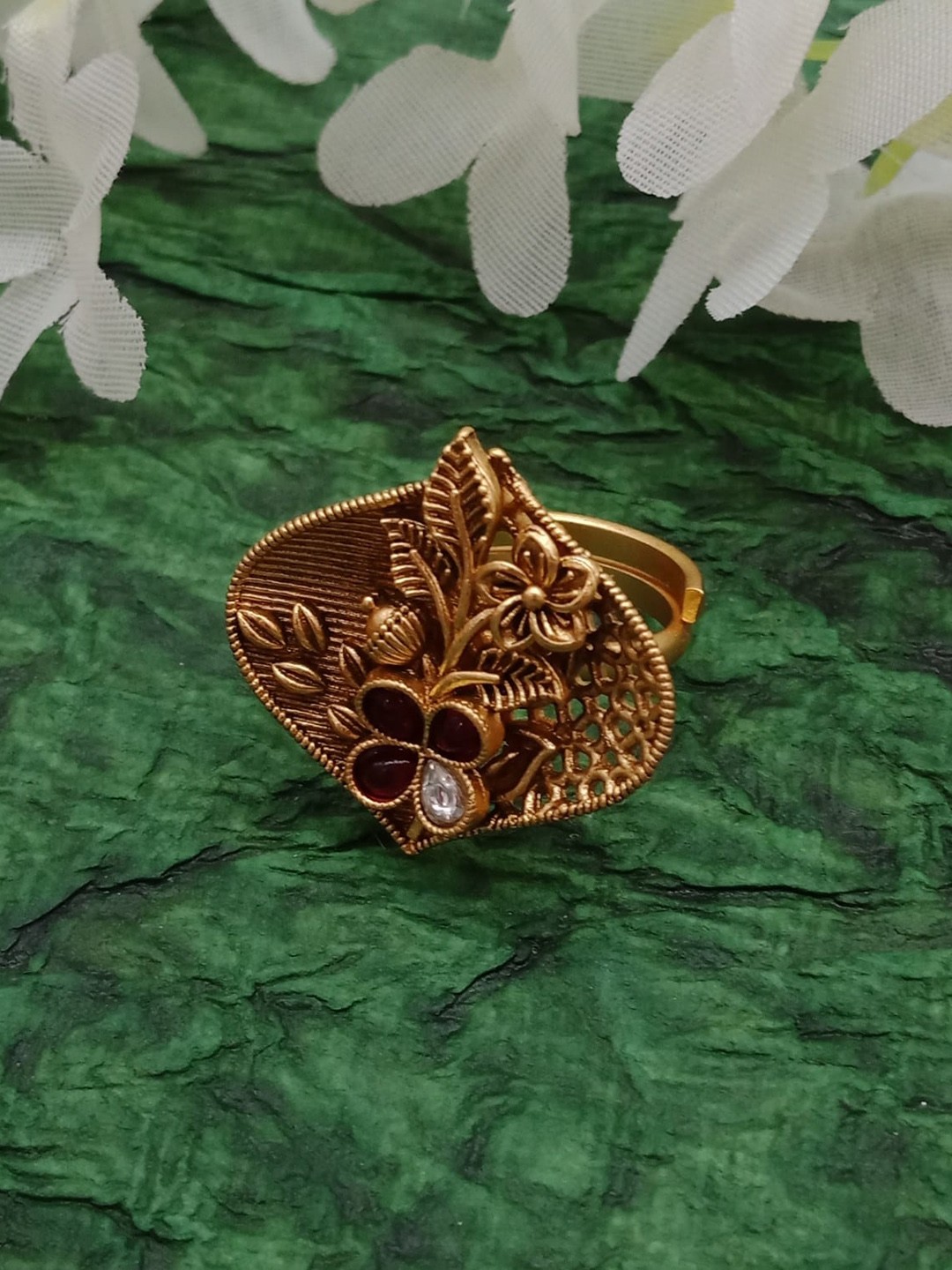 

AASHISH IMITATION Copper-Plated Kundan-Studded Adjustable Finger Ring