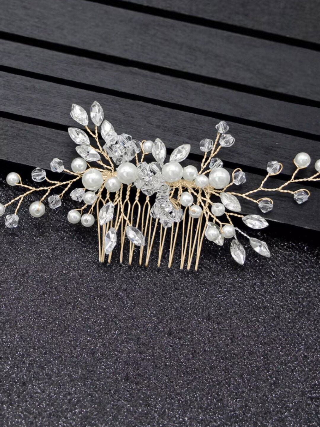 

OOMPH Embellished Comb Pin, Gold