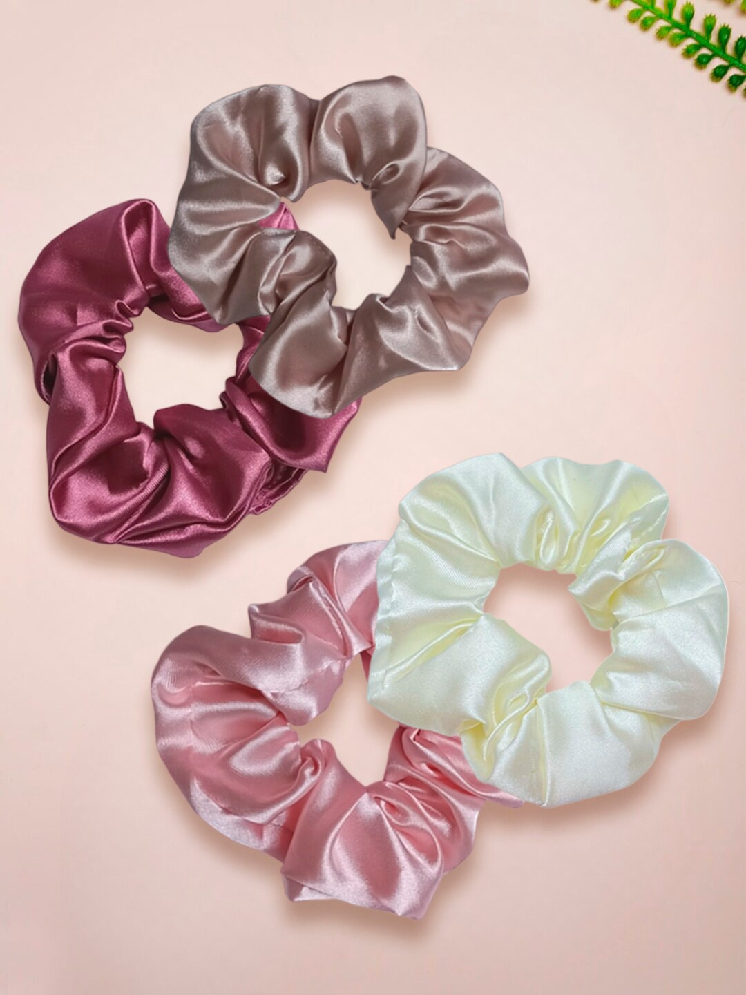 

OOMPH Set Of 4 Embellished Ponytail Holders, Pink