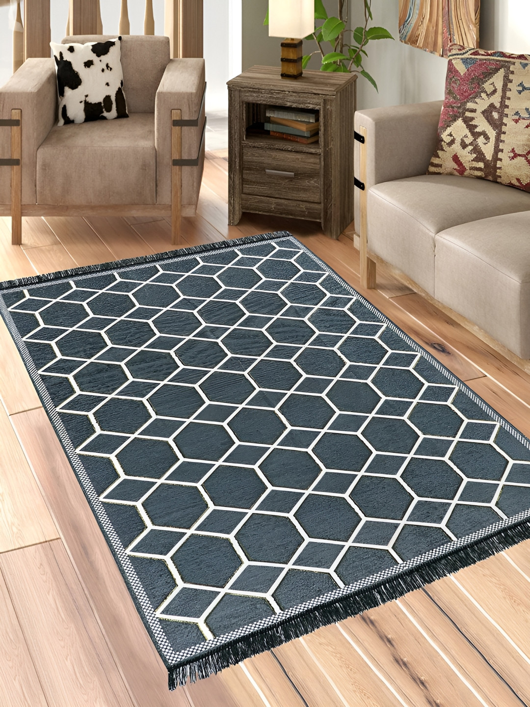 

Sparrow world Grey & White Geometric Printed Carpet