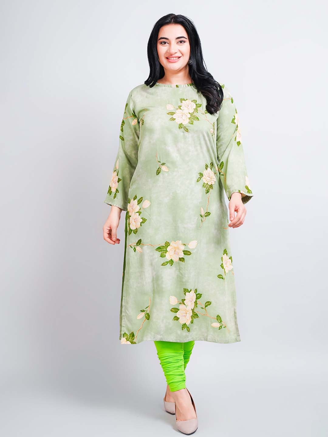 

NAVGYA Floral Embroidered Mandarin Collar Modal Straight Kurta, Green