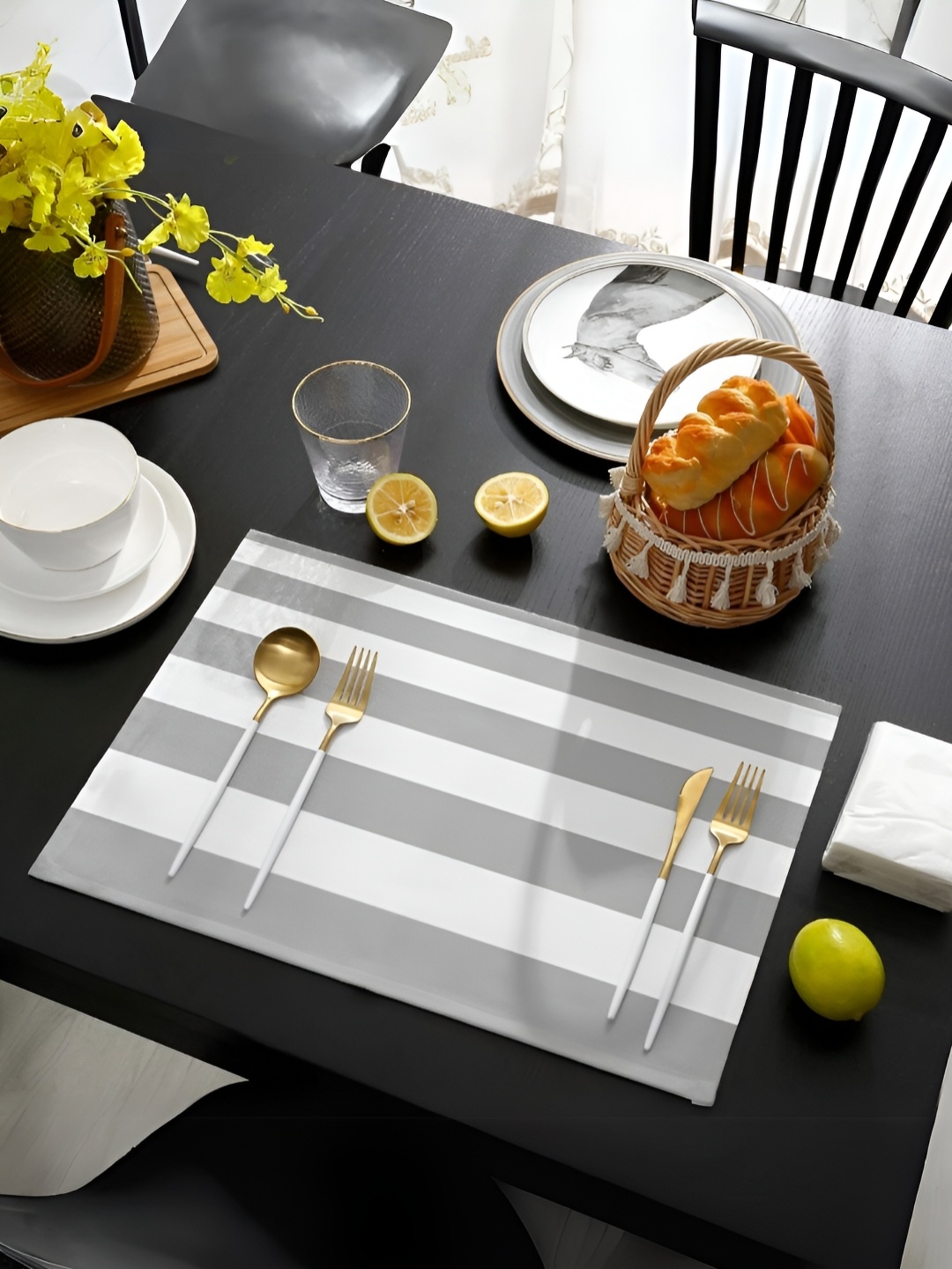 

YELONA Grey & White 8 Pieces Striped Rectangular Table Placemats