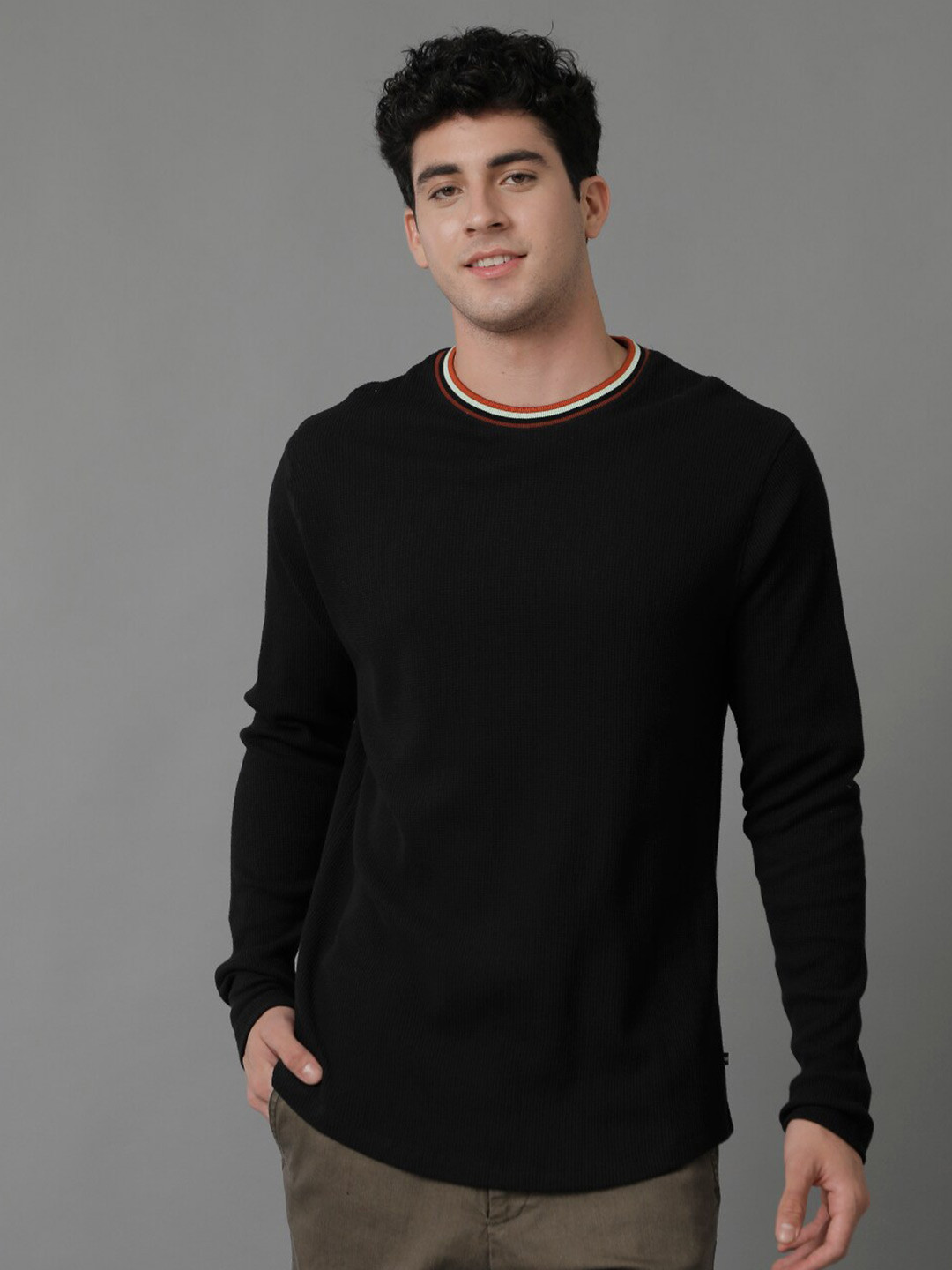 

Voi Jeans Men Black T-shirt