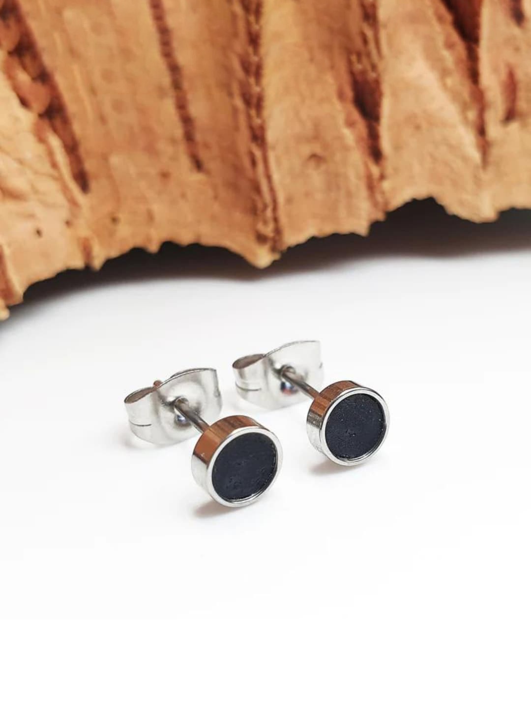 

WROGN Men Contemporary Studs Earrings, Black