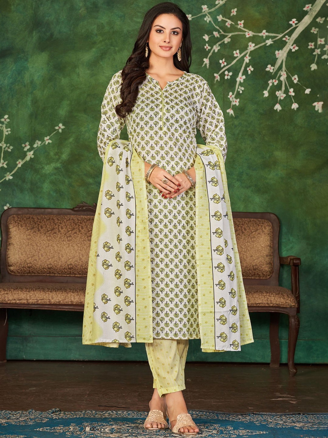 

KALINI Ethnic Motifs Printed Straight Kurta & Trouser With Dupatta, Green