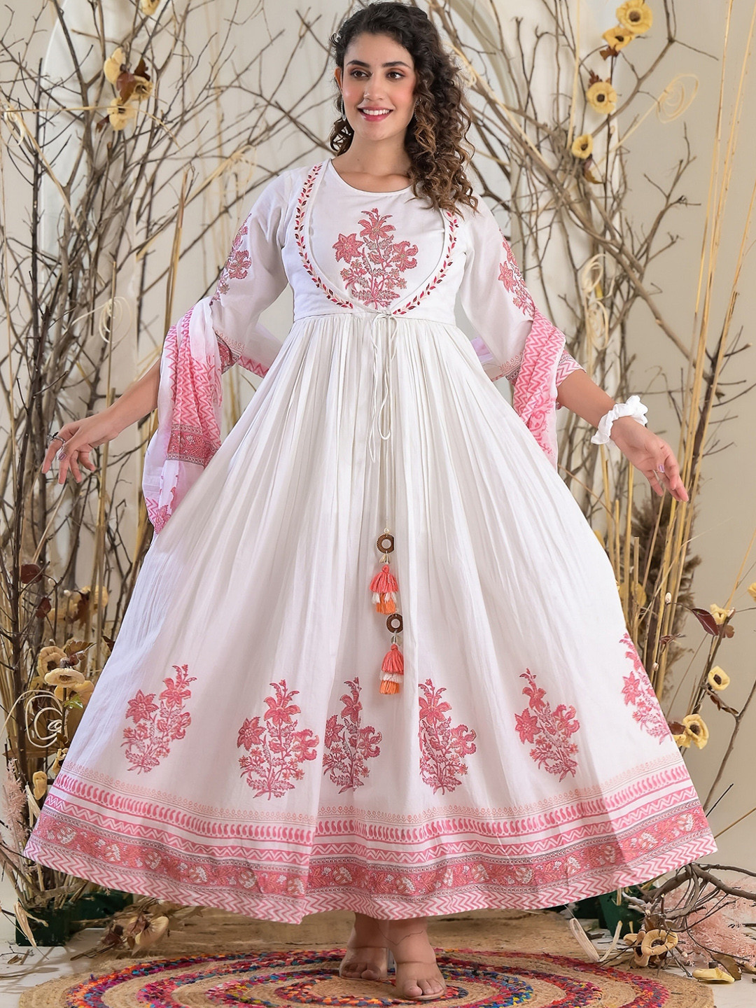 

The Kapas Floral Printed Pure Cotton Kurta & Trousers With Dupatta, Off white