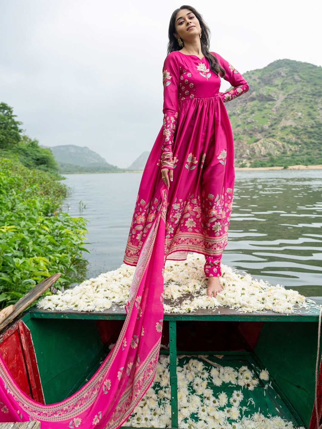 

The Kapas Floral Printed Pure Cotton Kurta with Trousers & Dupatta, Pink