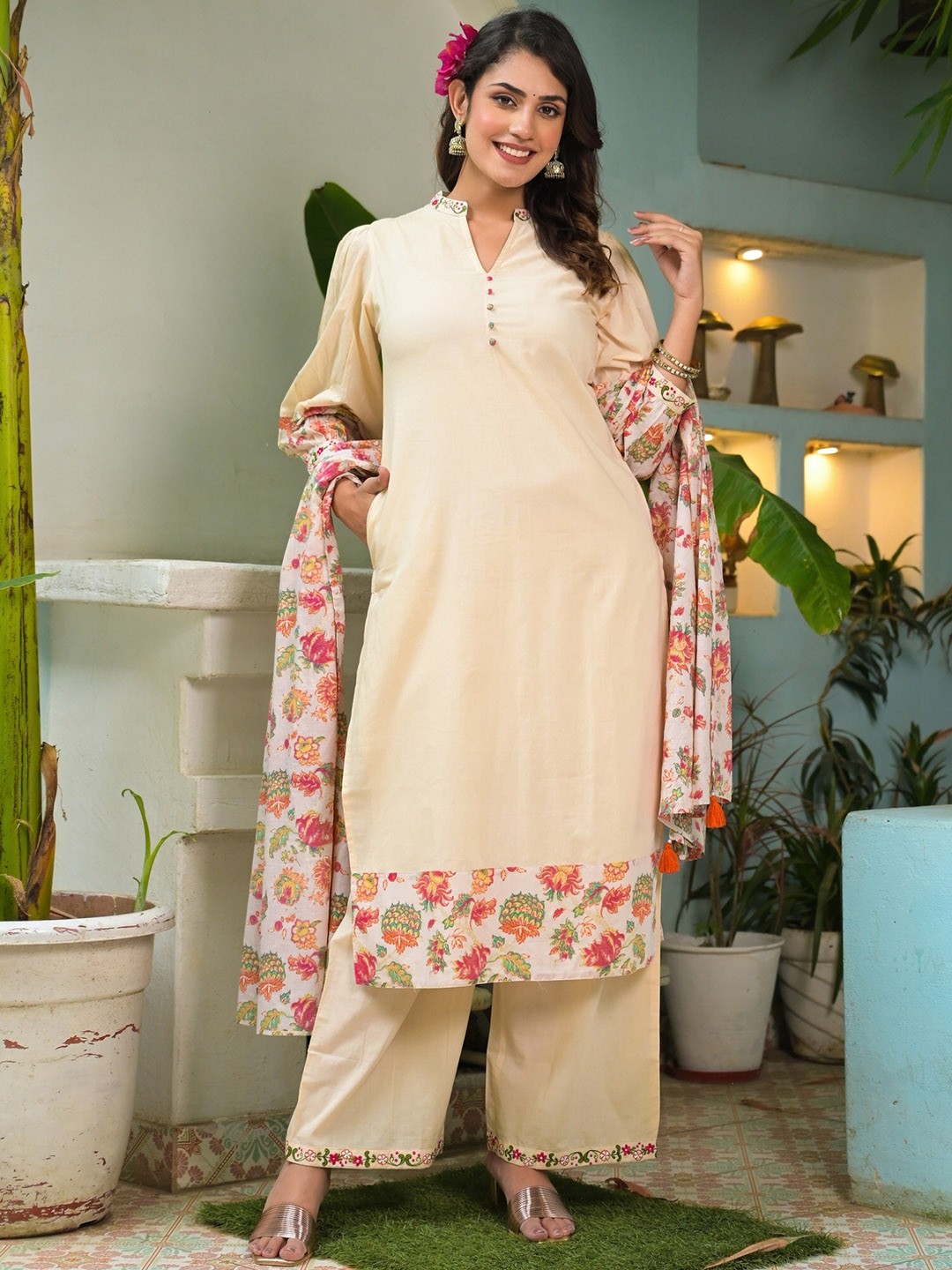 

The Kapas Mandarin Collar Puffed Sleeves Kurta with Palazzos & Dupatta, Beige