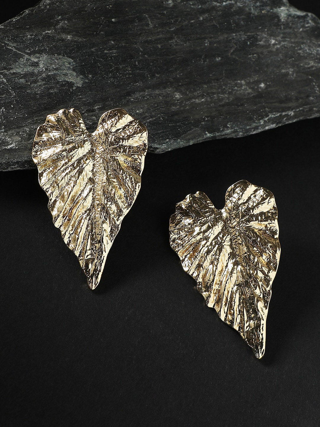 

SOHI Gold-Plated Leaf Shaped Stud Earrings