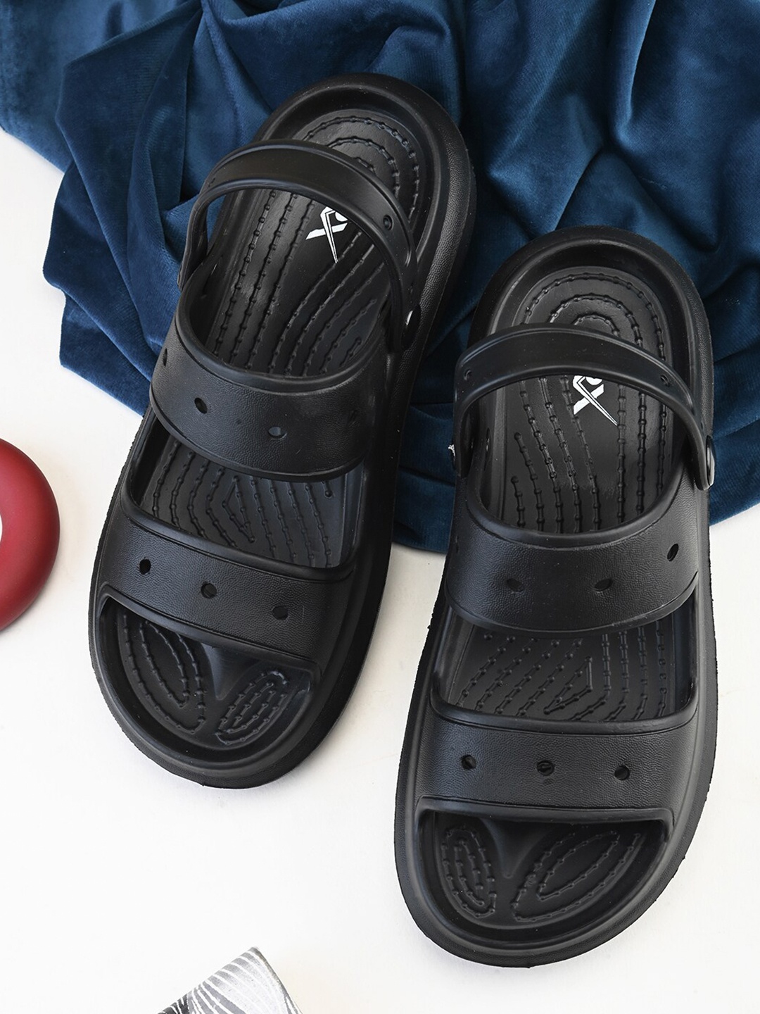 

HRX by Hrithik Roshan Women Black Self Design Slip-On Flip-Flops