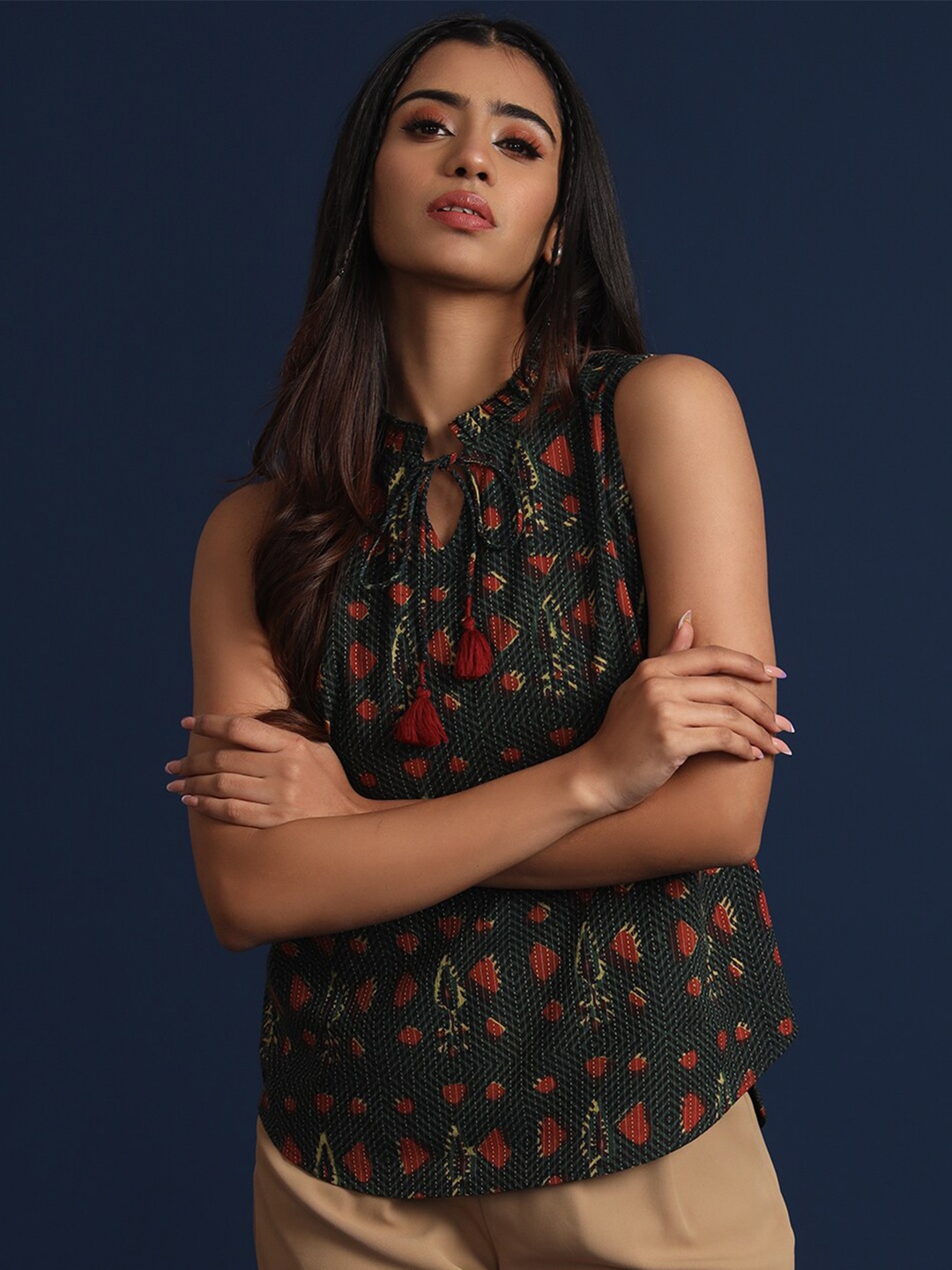 

Taavi Ethnic Motifs Printed Tie-Up Neck Pure Cotton Top, Grey