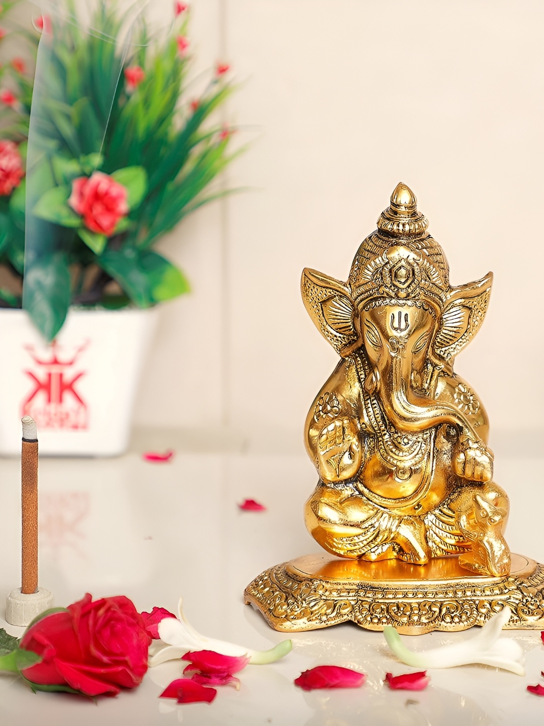 

Kridaykraft Gold-Toned Ganesha Figurine Metal Showpiece