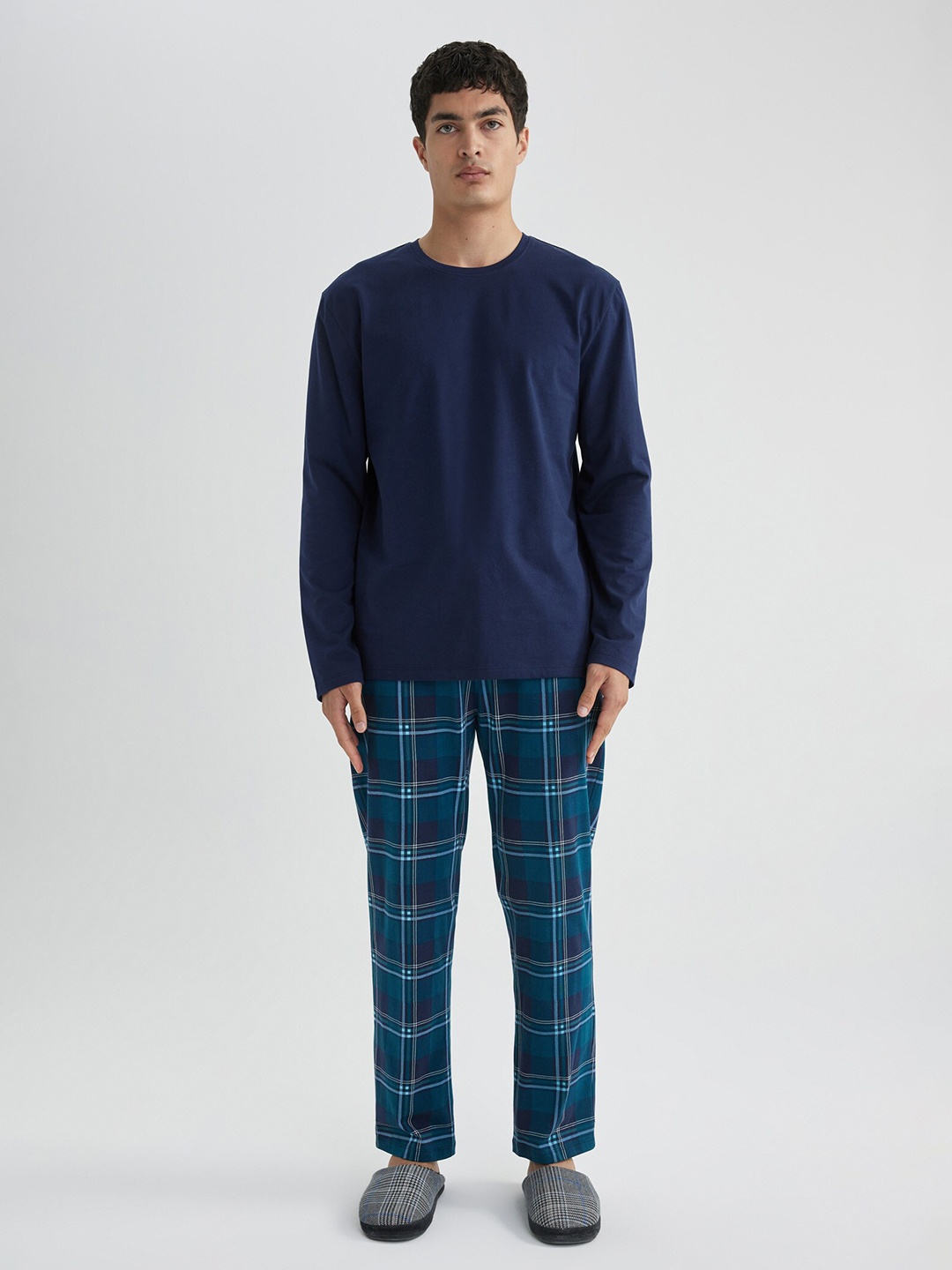 

DeFacto Round Neck Pure Cotton T-Shirt With Checked Lounge Pants, Navy blue