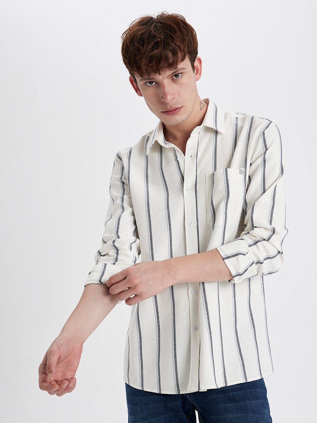 

DeFacto Vertical Striped Spread Collar Pure Cotton Casual Shirt, White