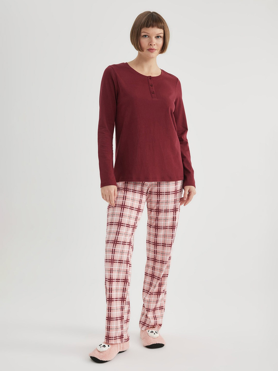 

DeFacto Round Neck Pure Cotton T-Shirt With Checked Lounge Pants, Maroon